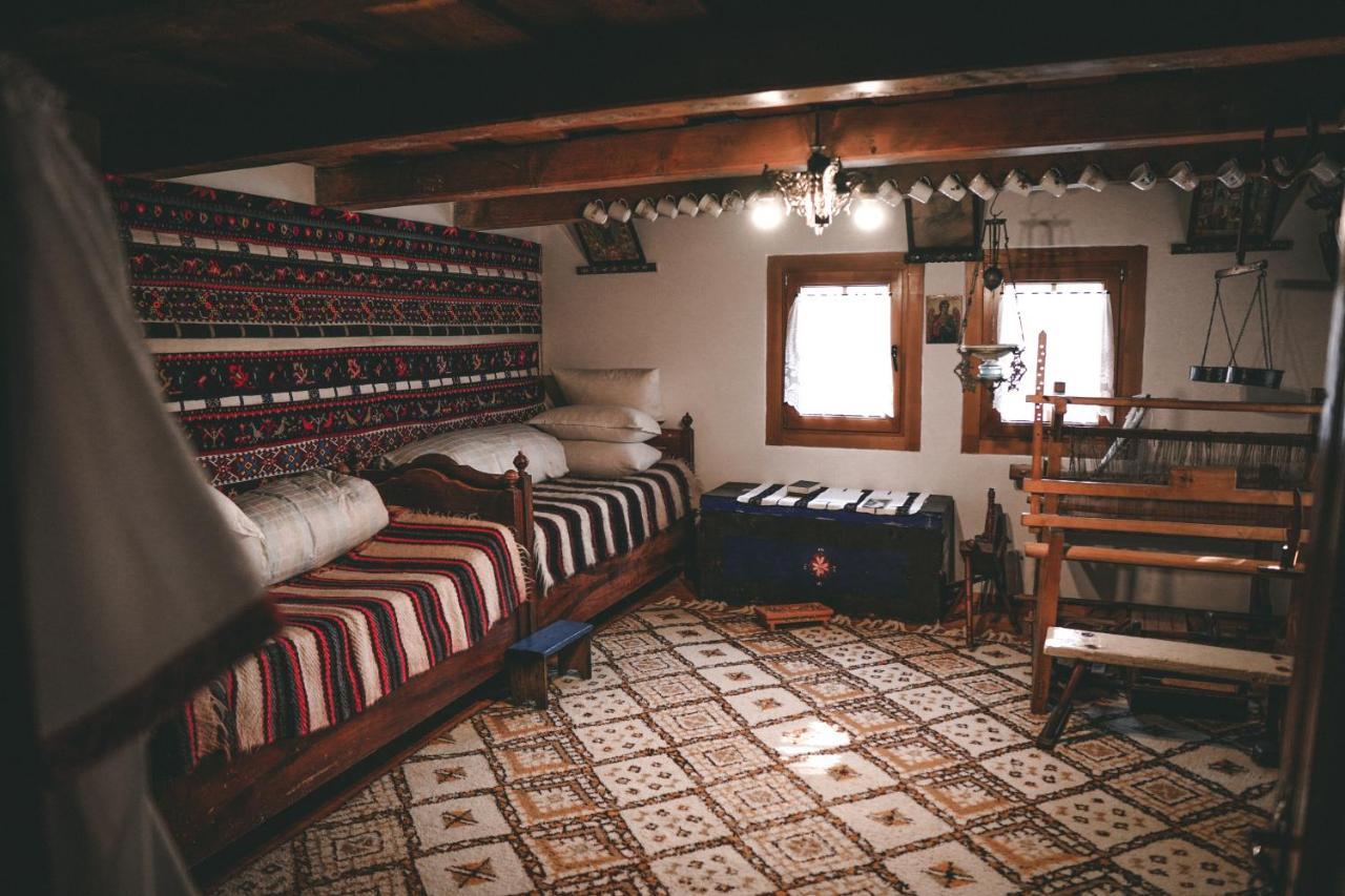 La Romaneasa Săpînţa Стая снимка